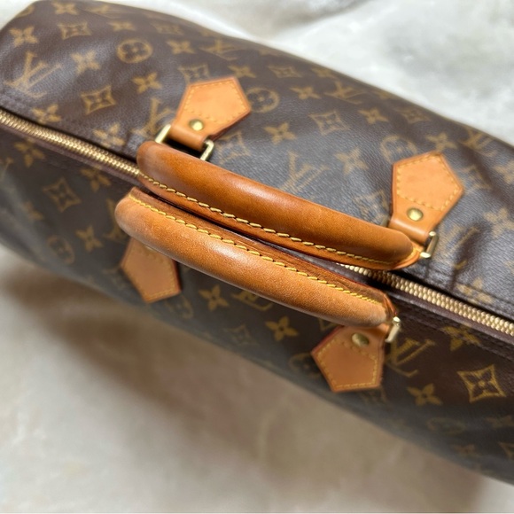 Louis Vuitton Monogram Speedy 40 - Picture 8 of 16